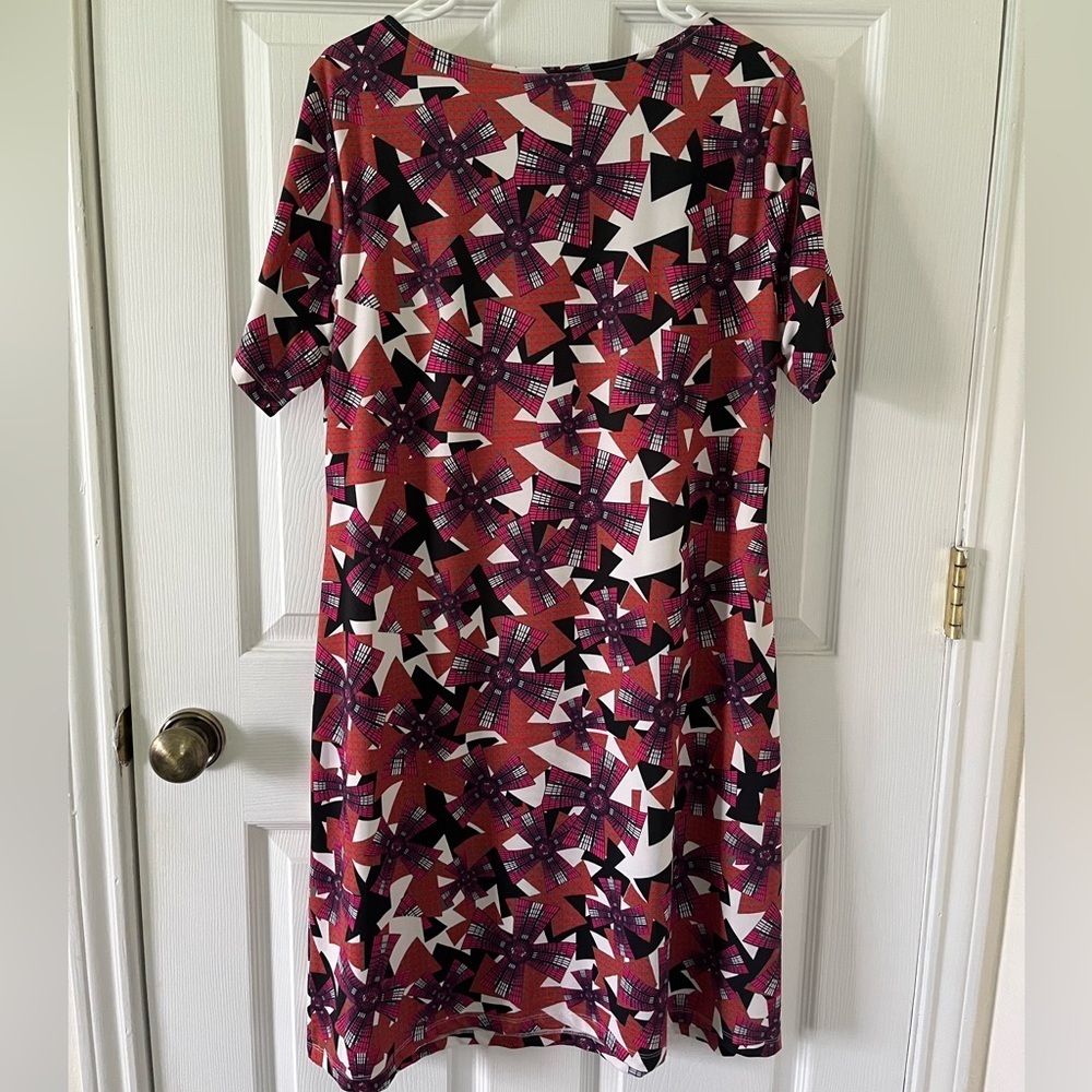 Triste Red Geometric Shapes Dress - Plus Size - Picture 4 of 5